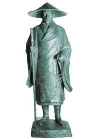 親鸞聖人の銅像：６尺３寸
